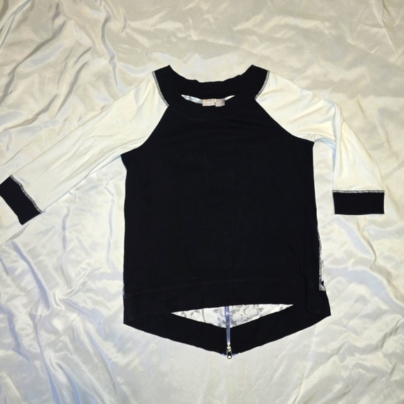 Chico's Zenergy Women Size 1 Black Multi Floral Zip Back 3/4 sleeve - Picture 1 of 9